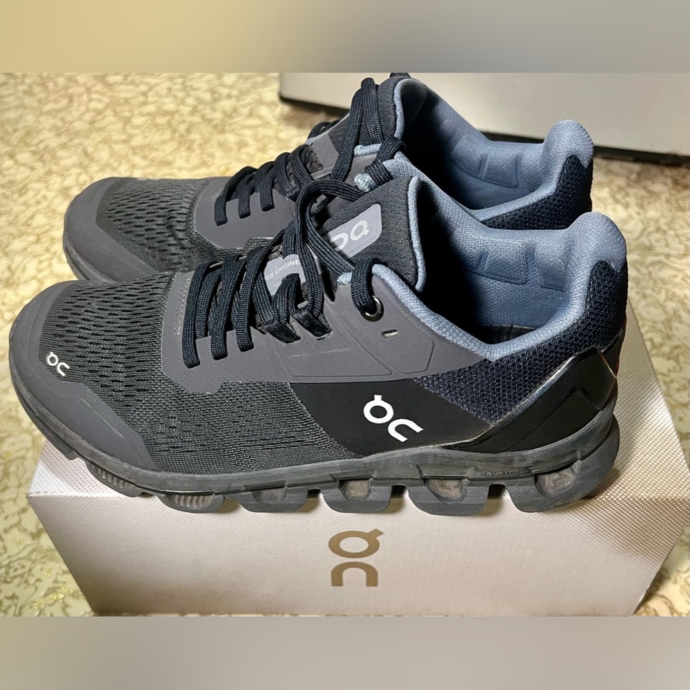 ON Running (on cloud)sneakers
